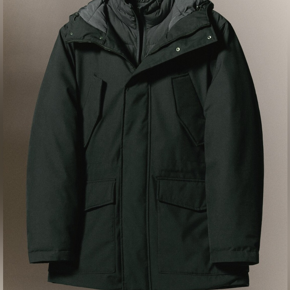 NWT Thermoregulating and Water-repellent Man Coar